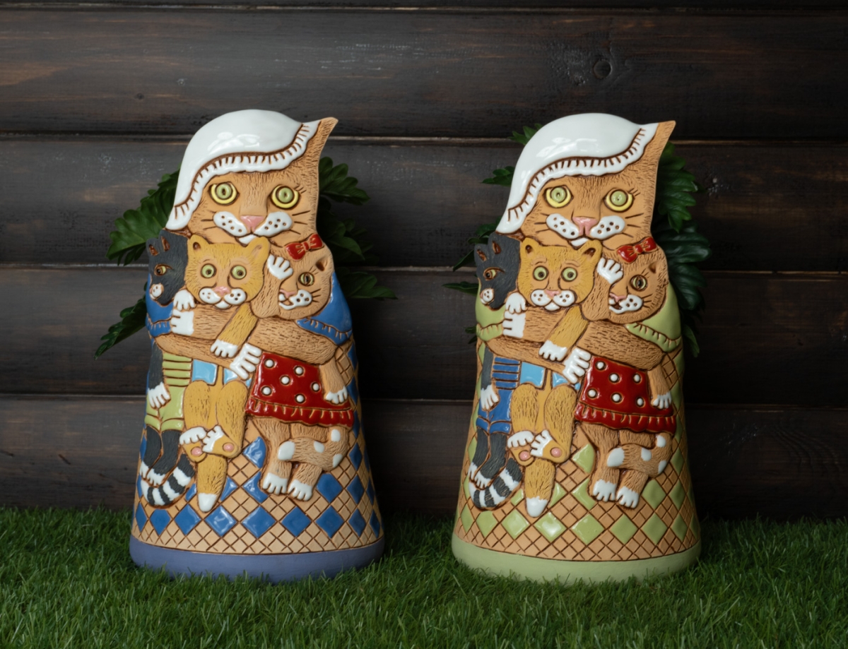 Кошка с котятами кашпо высокое