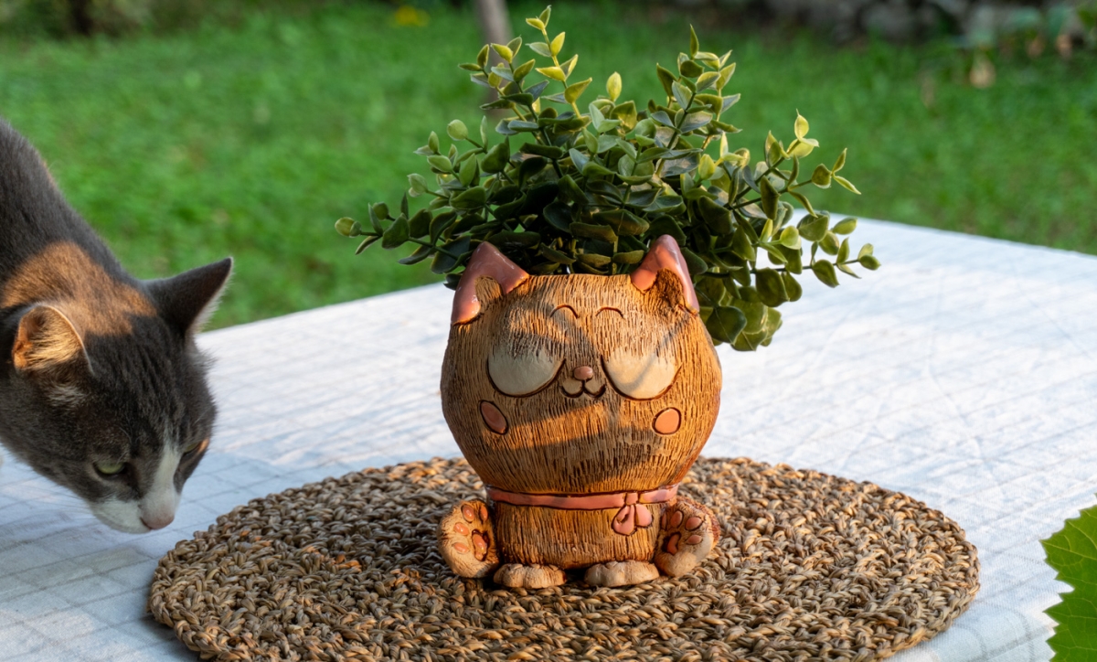 Аниме кошка с розовыми ушками кашпо, фигурка