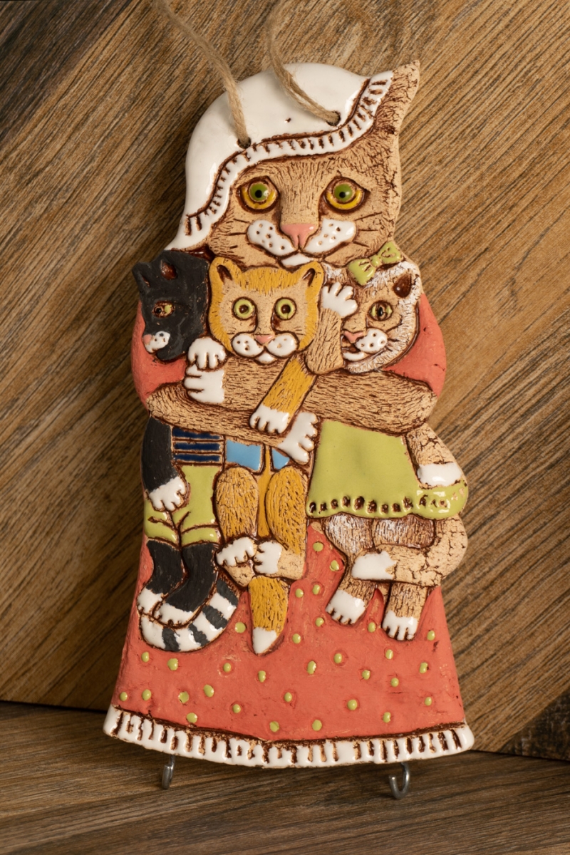 Кошка с котятами ключница, вешалка