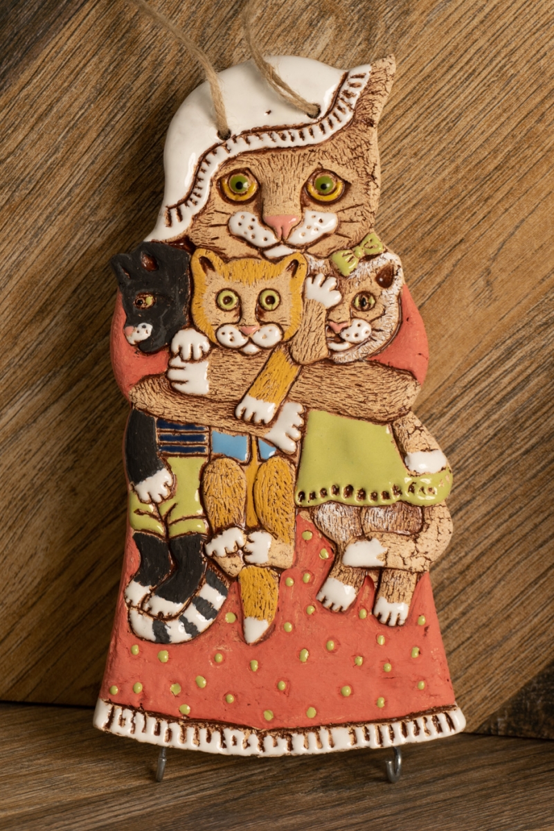 Кошка с котятами ключница, вешалка